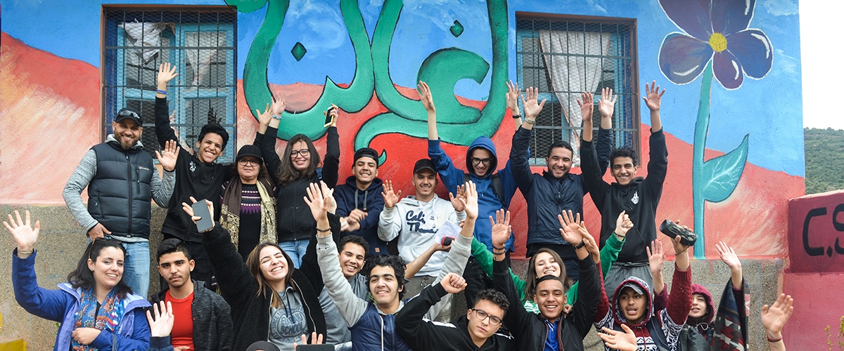 Peinture des murs de l'&eacute;cole, &eacute;quipement de la biblioth&egrave;que,  animation, distribution de cadeaux