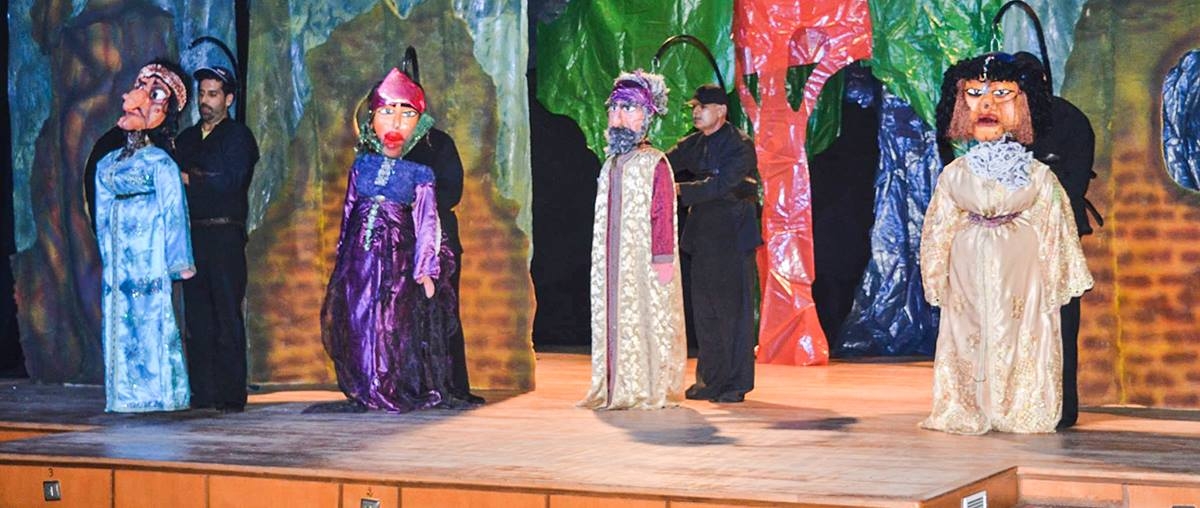 Th&eacute;&acirc;tre des Marionnettes organis&eacute; par le Club d'Environnement ELARAKI.